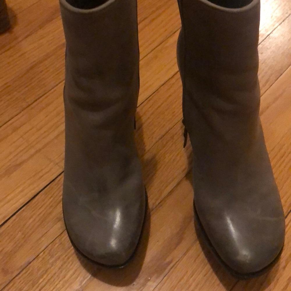 Donald plainer booties